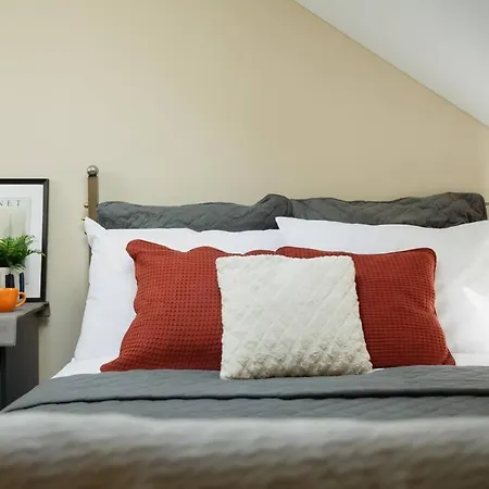 Old Town Apartment *