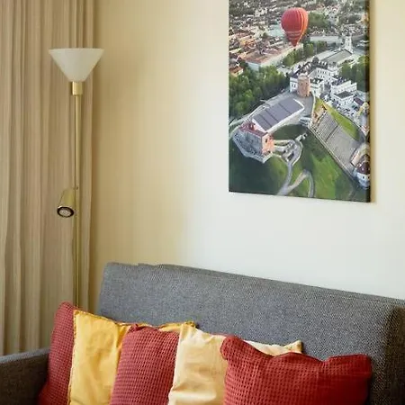 Old Town Apartment *